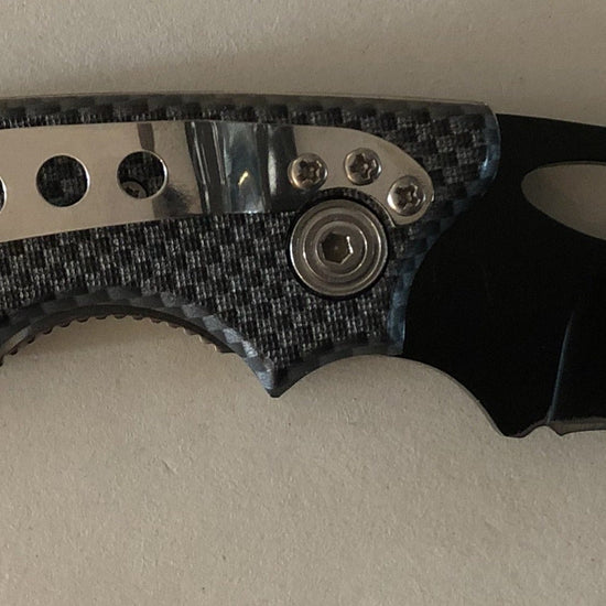 Carbon Fibre Effect Lock Knife