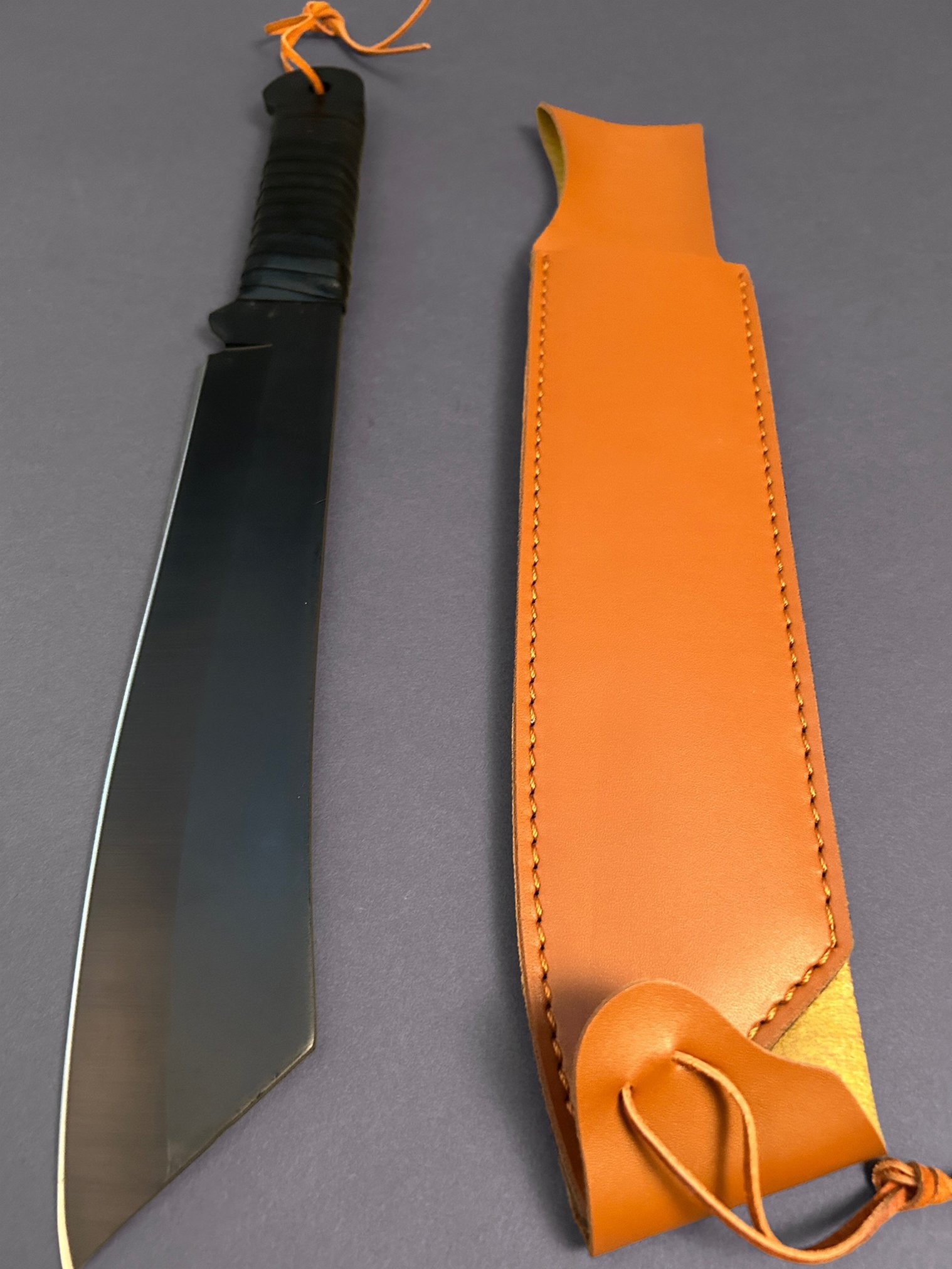 Deluxe IV Machete