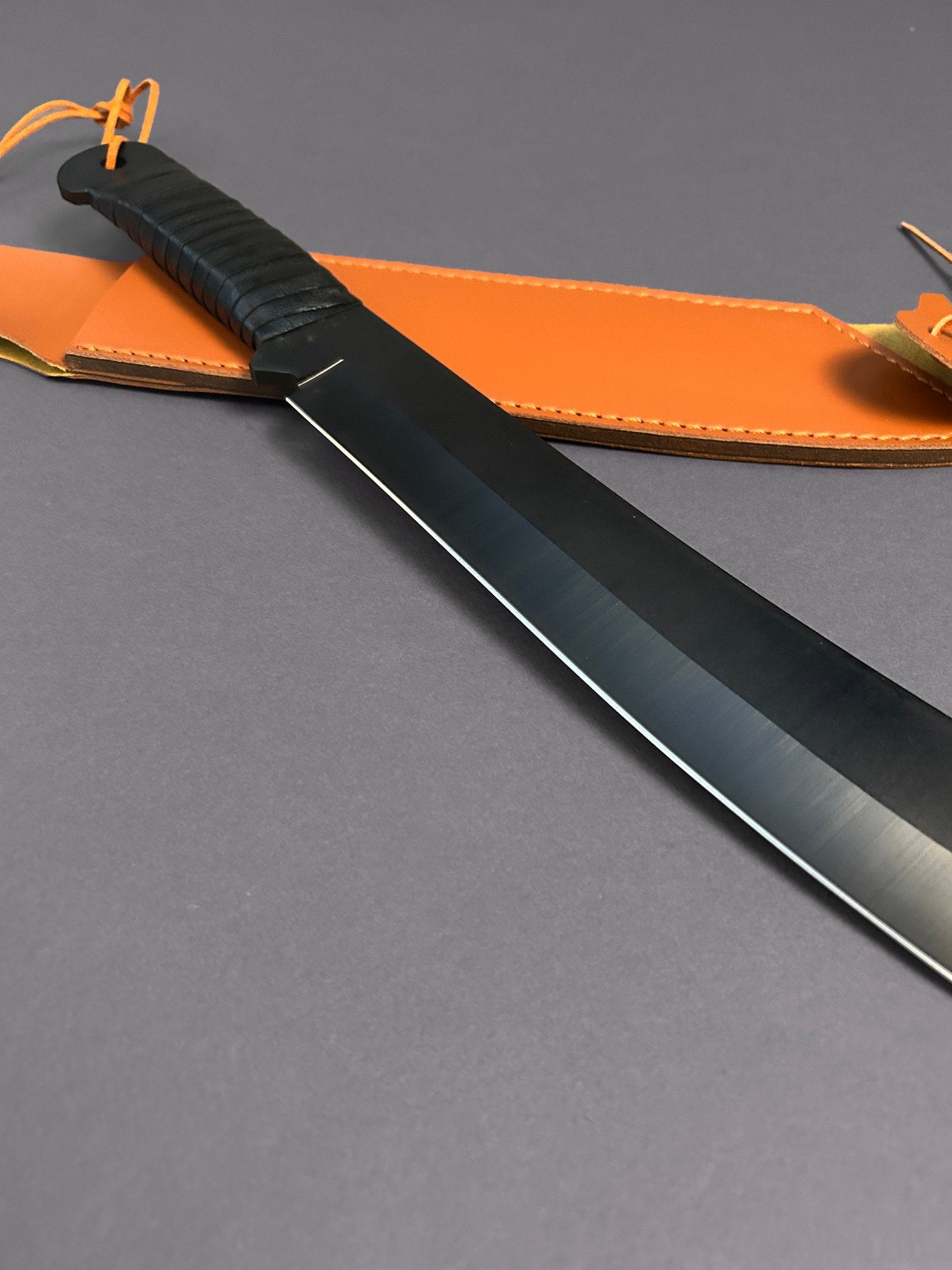 Deluxe IV Machete