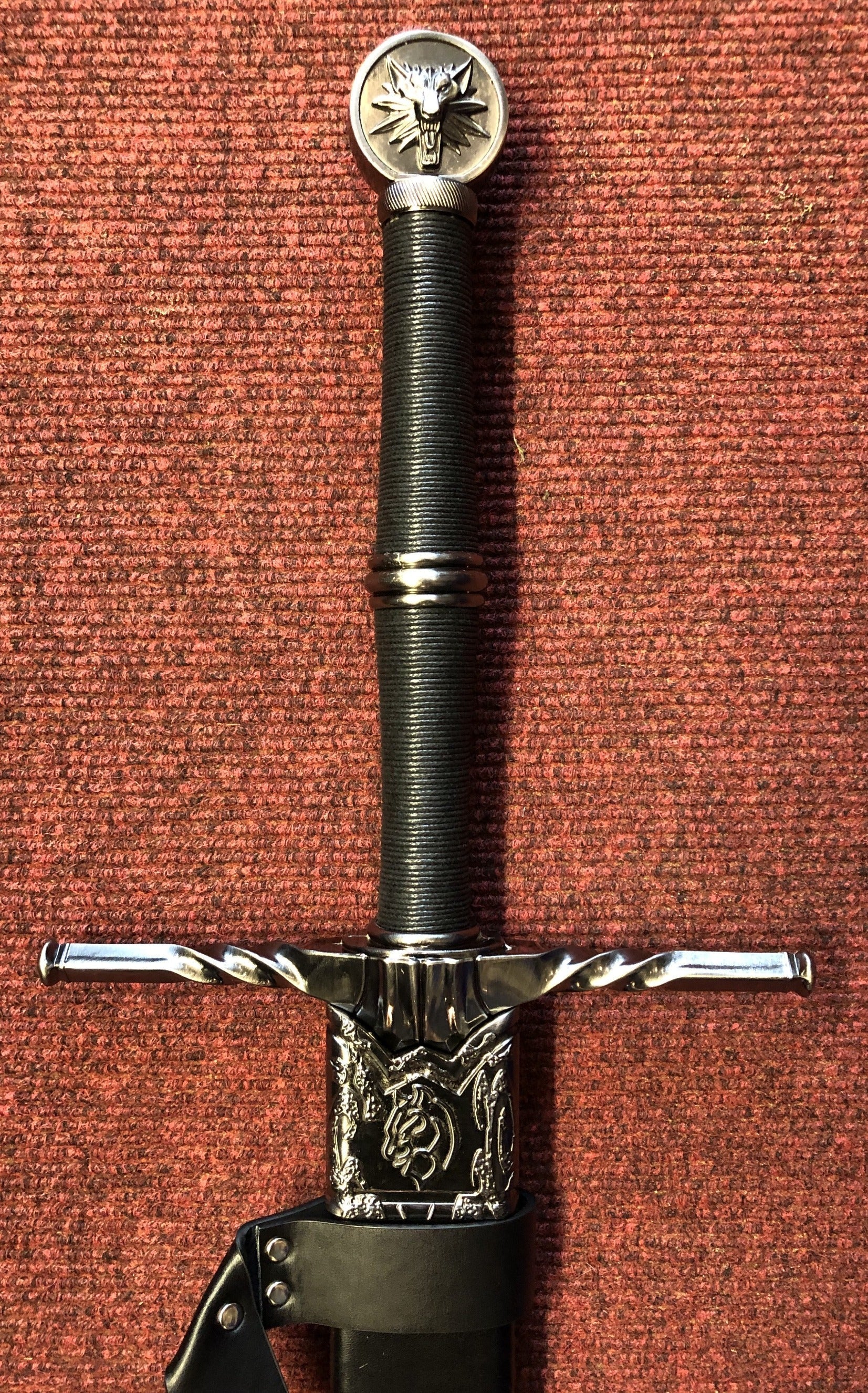 The Witcher | Pommel Wolf Guard Sword