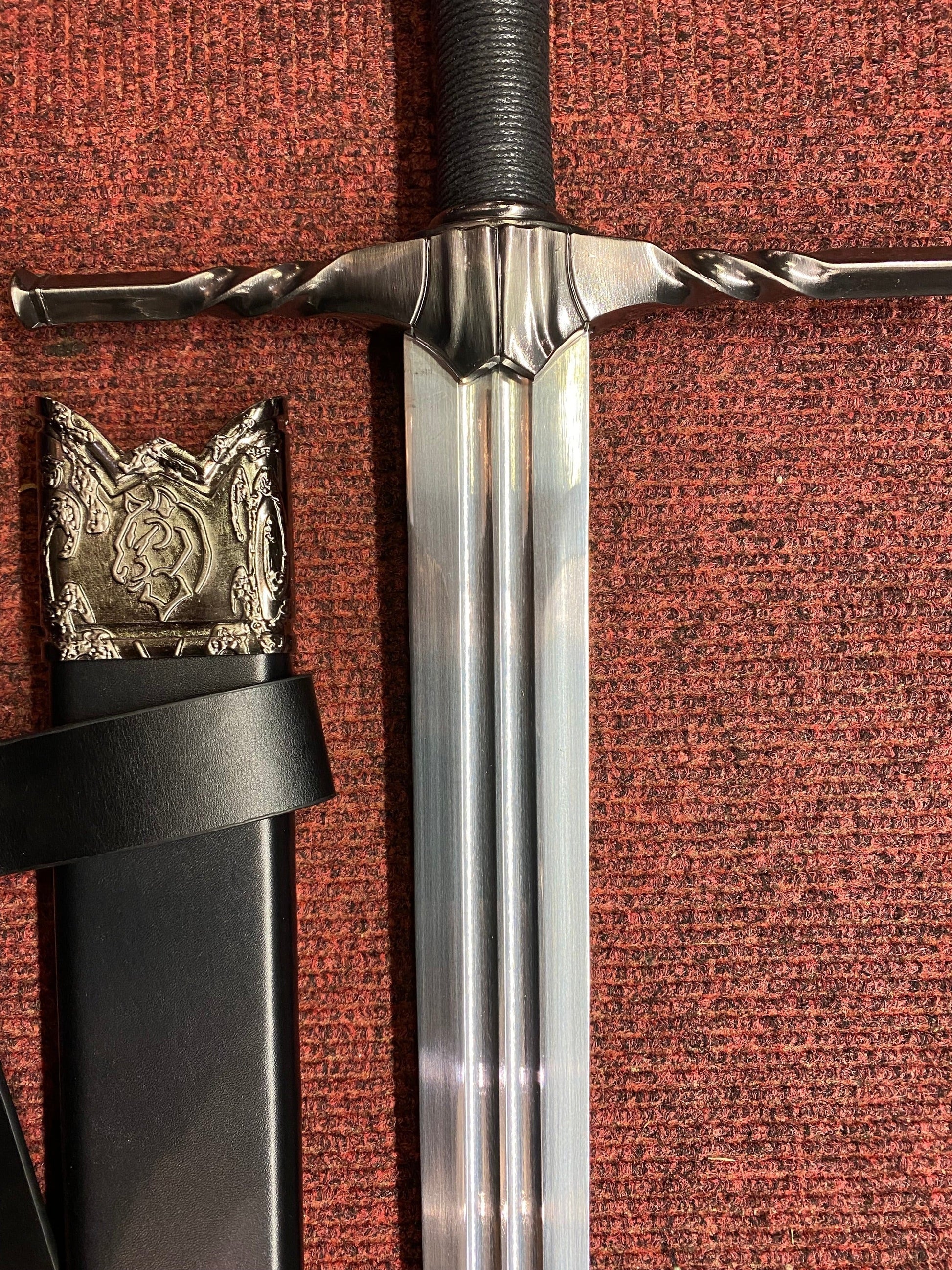 The Witcher | Pommel Wolf Guard Sword