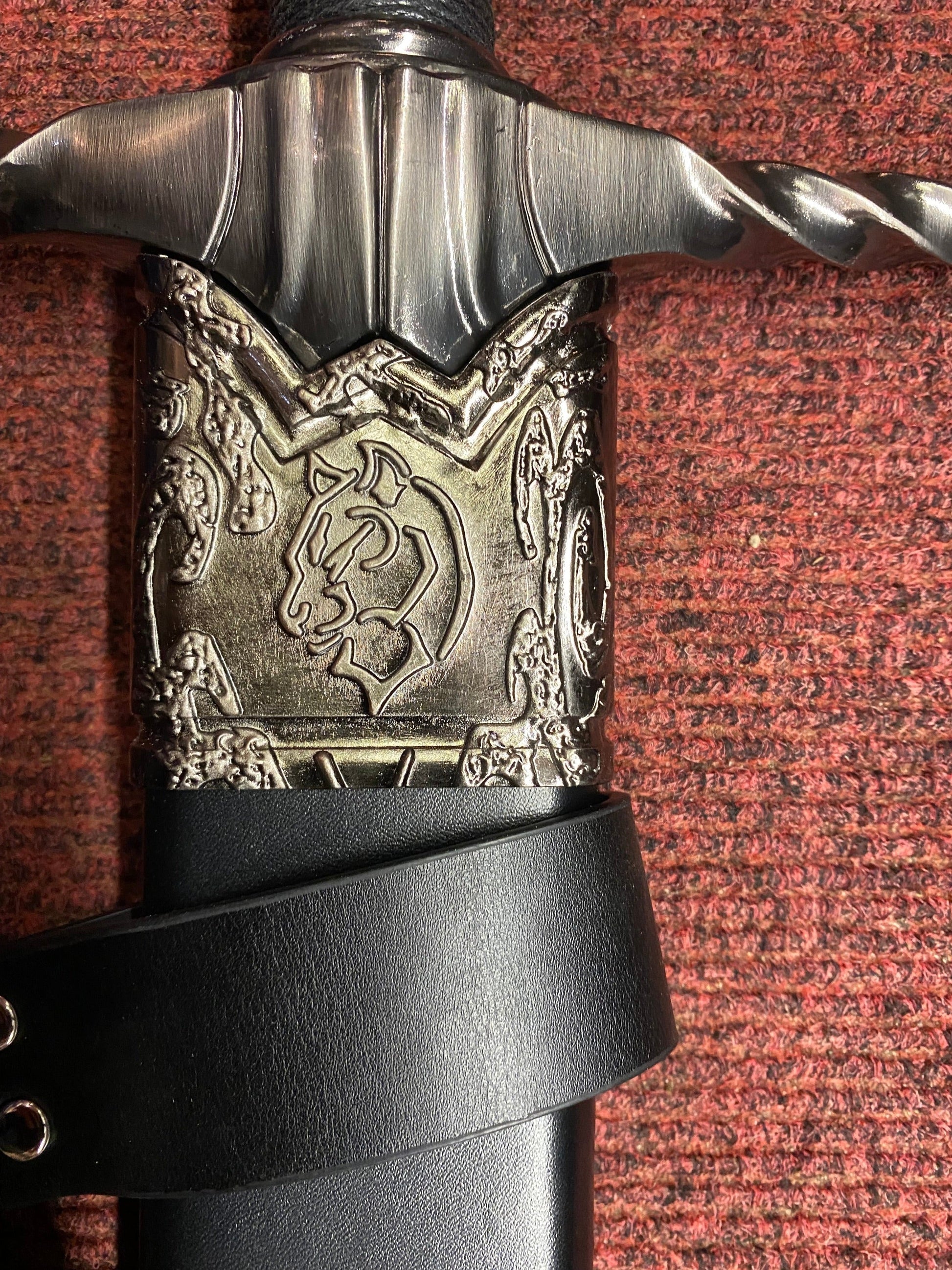 The Witcher | Pommel Wolf Guard Sword